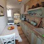Antique Garden Apartment *